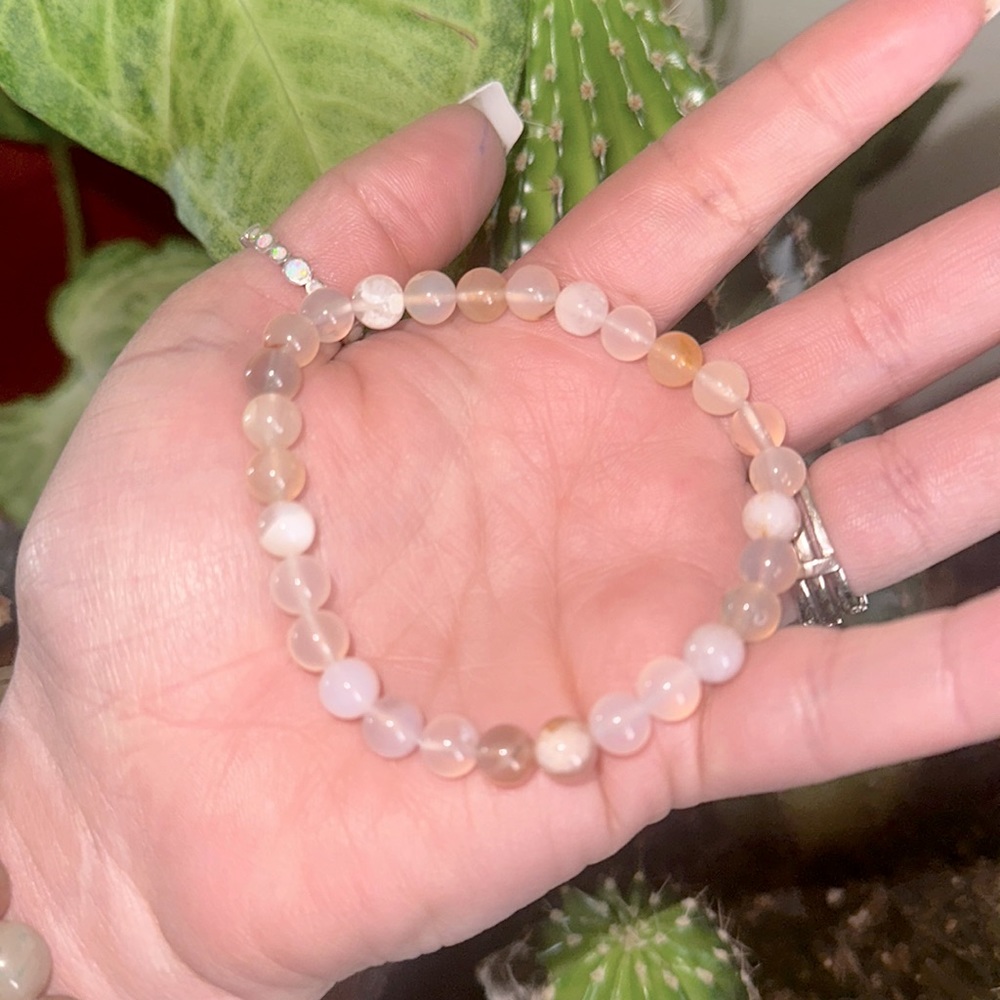 Handmade 6mm flower agate crystal bracelet stretchy pink white healing